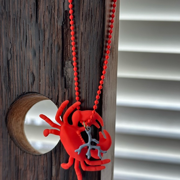 2 Necklaces - Picture 3 of 8